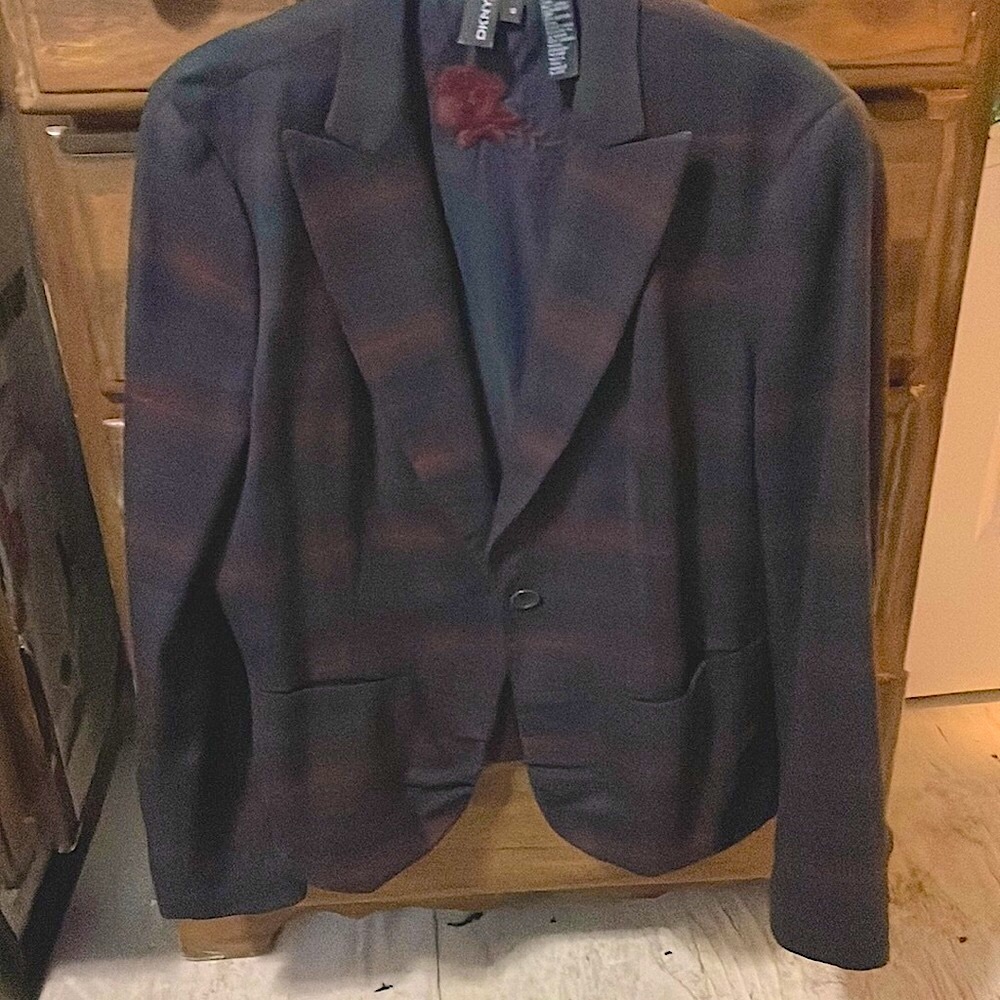 GORGEOUS DKNY wool blazer vtg 90’s EUC